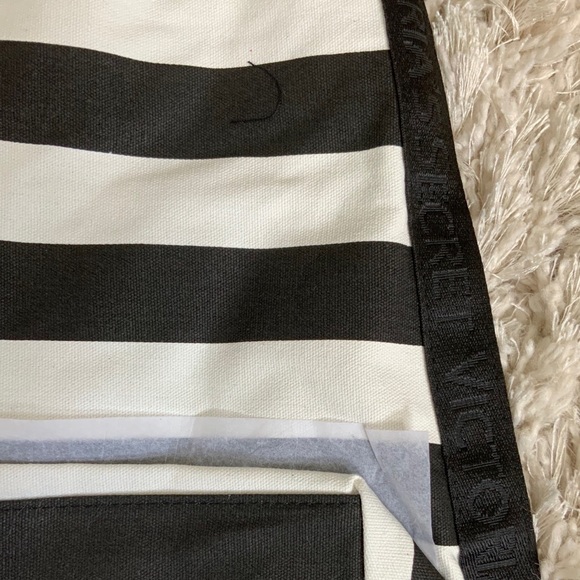 Brand New VS Tote - Picture 3 of 4